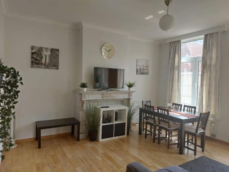 Charming 1-Bedroom Apartment Брюссель Экстерьер фото