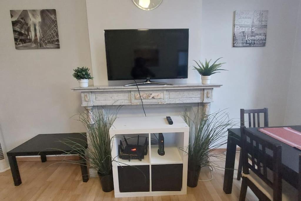 Charming 1-Bedroom Apartment Брюссель Экстерьер фото